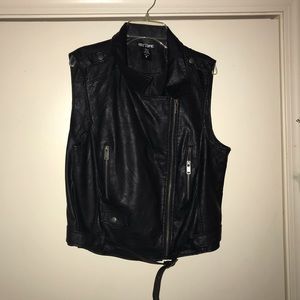Hot Topic Sleeveless Leather Jacket